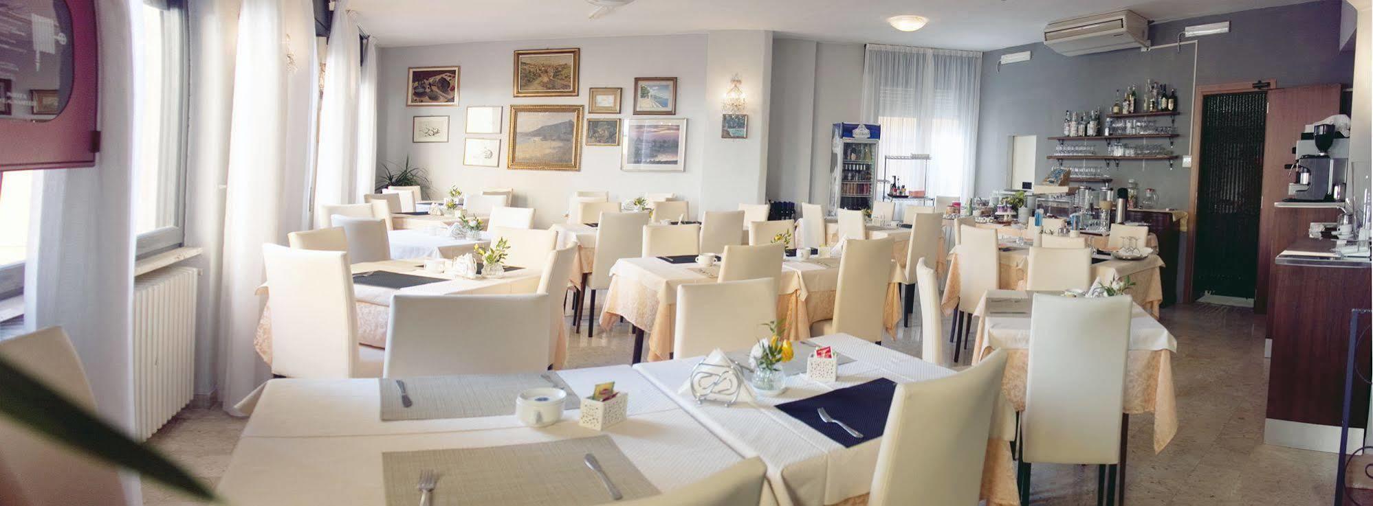 Hotel Globo Suite-Correnti Hotels Sanremo Esterno foto